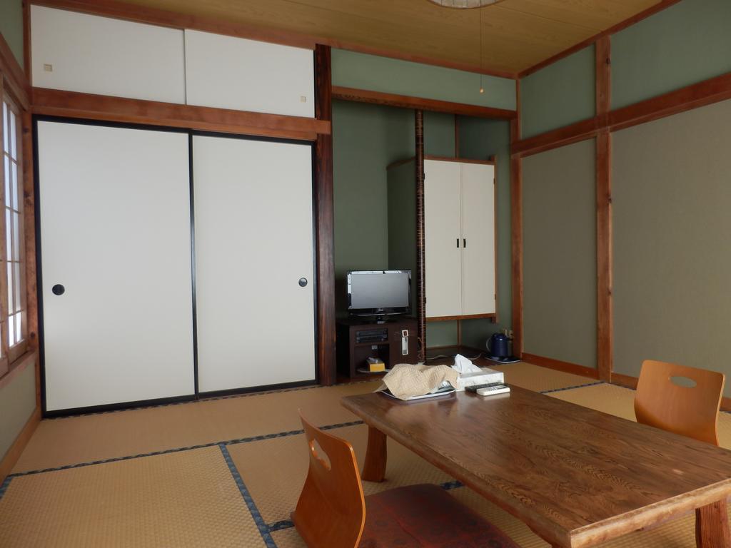 Izumi Hotel Ukuszu Kültér fotó